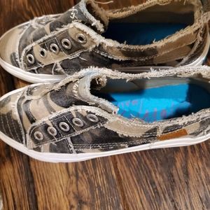 Blowfish camo slip on sneaker